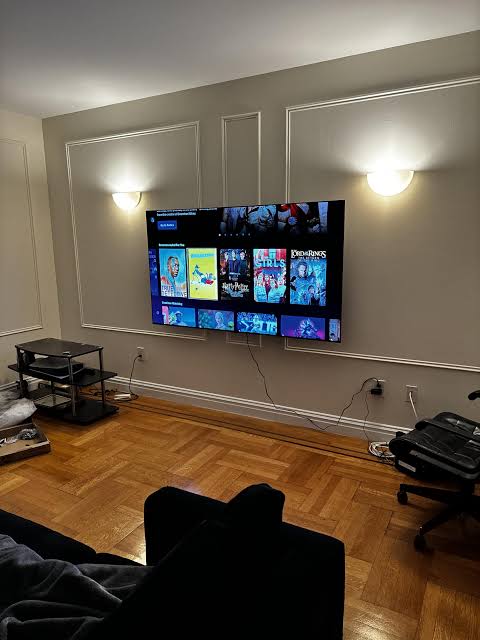 King tv 75" TV